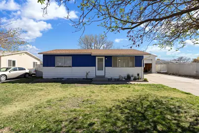 5279 S Shalee St, Kearns, UT 84118 - Photo 2