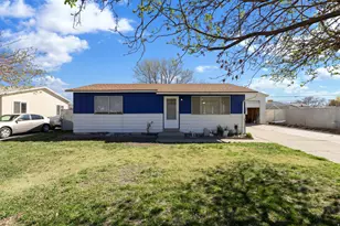 5279 S Shalee St, Kearns, UT 84118 - Photo 2