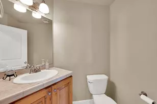 686 Wellington Dr, Kaysville, UT 84037 - Photo 18