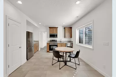 686 Wellington Dr, Kaysville, UT 84037 - Photo 32