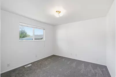 574 E Aloha Ln S, Sandy, UT 84070 - Photo 12
