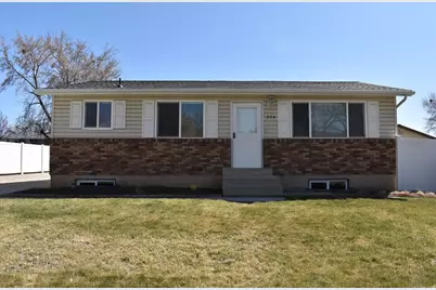 574 E Aloha Ln S, Sandy, UT 84070 - Photo 2