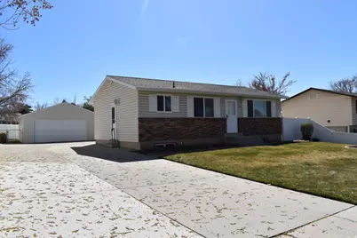 574 E Aloha Ln S, Sandy, UT 84070 - Photo 4