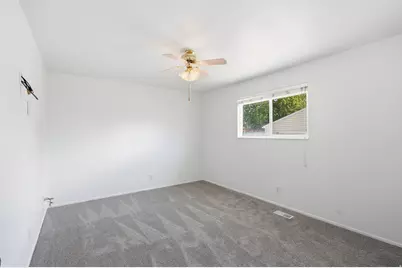 574 E Aloha Ln S, Sandy, UT 84070 - Photo 10