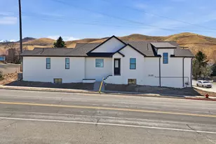 594 E Skyline, Tooele, UT 84074 - Photo 2