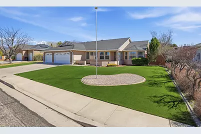 2199 W Sunset Pointe Dr, Cedar City, UT 84720 - Photo 2