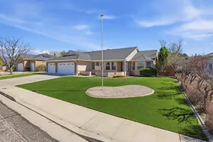 2199 W Sunset Pointe Dr, Cedar City, UT 84720 - Photo 2