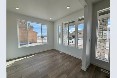 2910 N Kingbird Dr #626, Eagle Mountain, UT 84005 - Photo 2