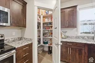 522 N 800 E, Hyde Park, UT 84318 - Photo 32