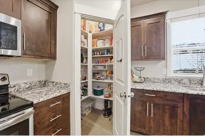 522 N 800 E, Hyde Park, UT 84318 - Photo 32