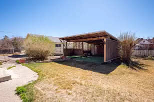 125 S Center St, Elsinore, UT 84724 - Photo 6