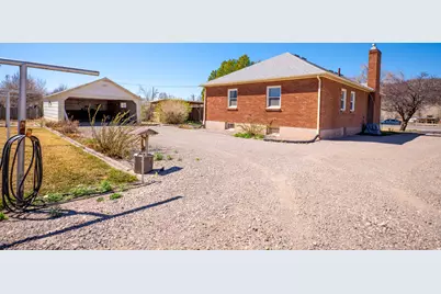 125 S Center St, Elsinore, UT 84724 - Photo 4