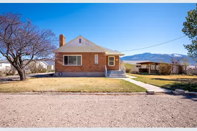 125 S Center St, Elsinore, UT 84724 - Photo 1