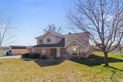 307 S 400 E, Hyde Park, UT 84318 - Photo 2