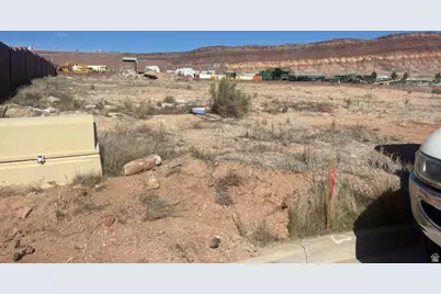 425 S Commerce St, Hurricane, UT 84737 - Photo 2