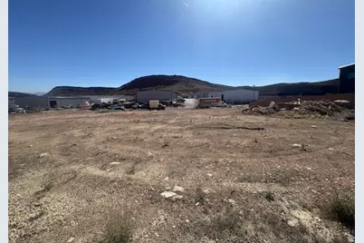 425 S Commerce St, Hurricane, UT 84737 - Photo 1