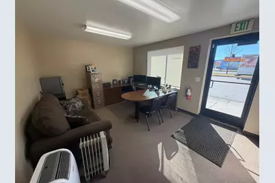 885 W Center St, Hyde Park, UT 84318 - Photo 8