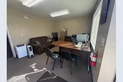 885 W Center St, Hyde Park, UT 84318 - Photo 4