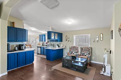 200 N Ethan Allen, Big Water, UT 84741 - Photo 10