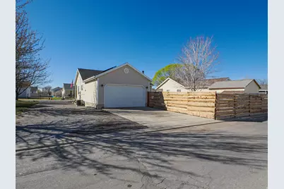 2087 E Weeping Willow Way S, Eagle Mountain, UT 84005 - Photo 6