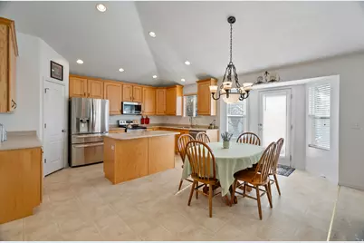 8332 S Saddle Oaks Ct, West Jordan, UT 84081 - Photo 6