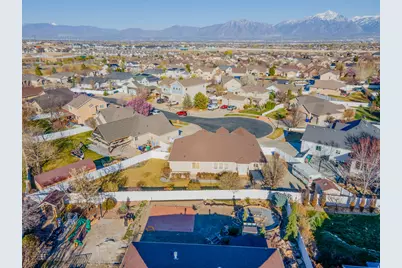 8332 S Saddle Oaks Ct, West Jordan, UT 84081 - Photo 32