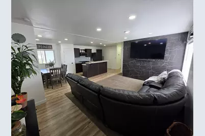 215 N Engstrom W, Layton, UT 84041 - Photo 14