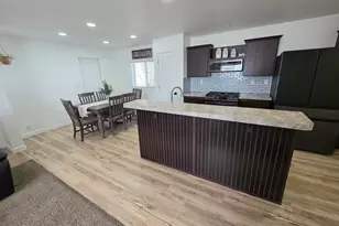 215 N Engstrom W, Layton, UT 84041 - Photo 4