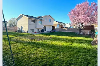 1616 N 725 W, Clinton, UT 84015 - Photo 4
