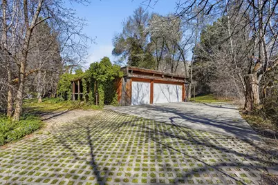 6019 S 2180 E, Holladay, UT 84121 - Photo 16