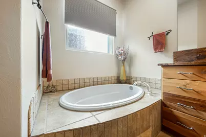 2090 N Tuweap N #24, Saint George, UT 84770 - Photo 18
