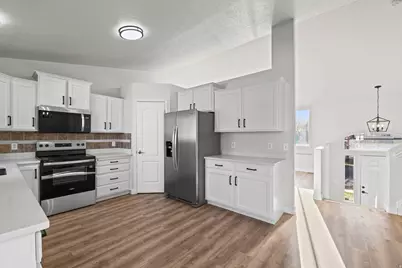 936 N 580 E, Tooele, UT 84074 - Photo 10