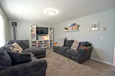 211 E 1st N, Preston, ID 83263 - Photo 2