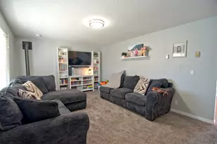211 E 1st N, Preston, ID 83263 - Photo 2