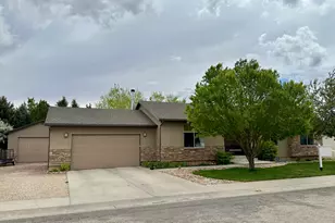 135 Constitution Dr, Roosevelt, UT 84066 - Photo 2