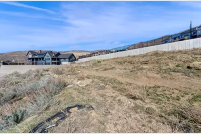 198 N 1500 Dr E #118, Bountiful, UT 84010 - Photo 18