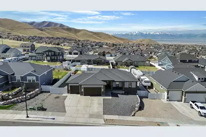 358 S Canyon Overlook Dr, Tooele, UT 84074 - Photo 4