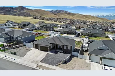 358 S Canyon Overlook Dr, Tooele, UT 84074 - Photo 6