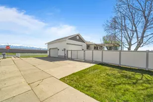 1055 S 1000 W, Clearfield, UT 84015 - Photo 2