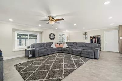 1055 S 1000 W, Clearfield, UT 84015 - Photo 4