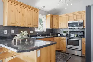 1131 E Lamplighter Dr, River Heights, UT 84321 - Photo 16