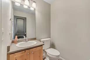 10289 S Locust Ridge Ct W, South Jordan, UT 84009 - Photo 32