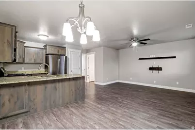 237 W 1950 N, Harrisville, UT 84414 - Photo 4