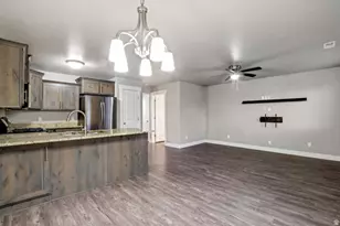 237 W 1950 N, Harrisville, UT 84414 - Photo 4