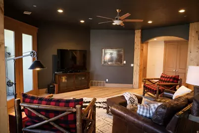 47 S Meadow Dr, Springville, UT 84663 - Photo 10