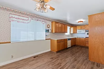 2495 W 2550 S, West Haven, UT 84401 - Photo 8