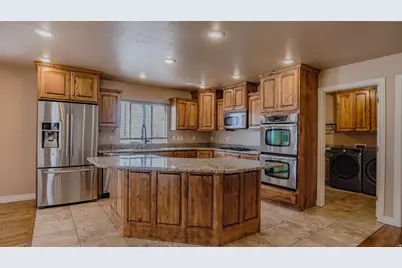 1377 S 1650 E, Provo, UT 84606 - Photo 22