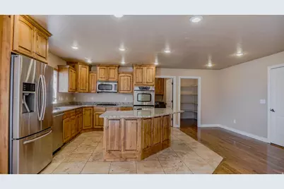 1377 S 1650 E, Provo, UT 84606 - Photo 20