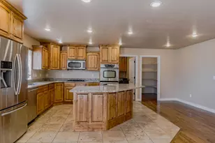 1377 S 1650 E, Provo, UT 84606 - Photo 20