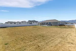 573 S Maxwell Dr W, Grantsville, UT 84029 - Photo 22